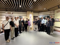 感触感染学校厚沉的人文积淀取办学成绩